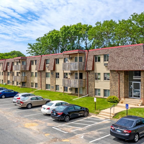 Bayberry Place Apartments in Eagan, MN